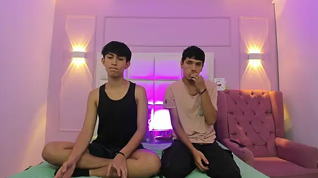 Snapshot of hoot_booys_ chatting on October 30, 2025, 11:16 pm hoot booys online show from October 30, 2025, 11:16 pm