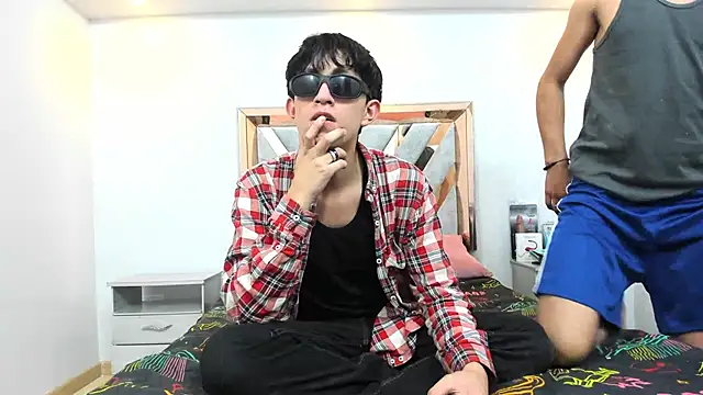 Snapshot of hoot_booys_ chatting on November 13, 2025, 8:08 pm hoot booys online show from November 13, 2025, 8:08 pm