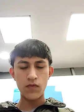 Snapshot of hoot_booys_ chatting on December 15, 2025, 8:35 pm hoot booys online show from December 15, 2025, 8:35 pm