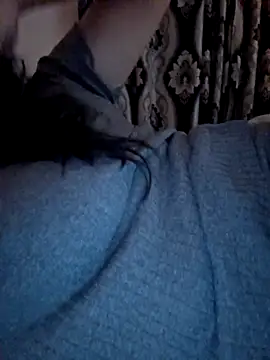 Snapshot of Ariana381 chatting on October 29, 2025, 9:49 pm Ariana381 online show from October 29, 2025, 9:49 pm