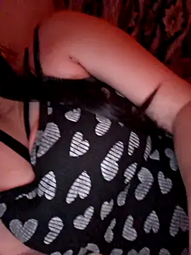 Snapshot of Ariana381 chatting on November 5, 2025, 9:15 pm Ariana381 online show from November 5, 2025, 9:15 pm