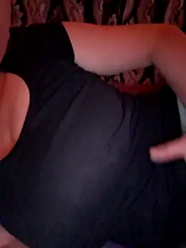 Snapshot of Ariana381 chatting on November 6, 2025, 9:37 pm Ariana381 online show from November 6, 2025, 9:37 pm