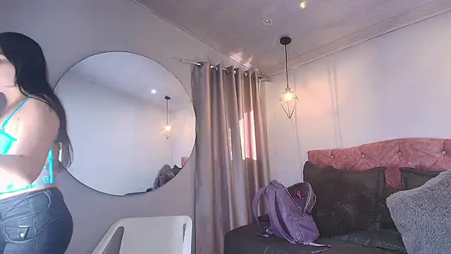 ivy bonnie online show from November 29, 2025, 11:46 am