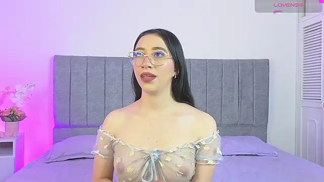 GabbieHill online show from October 27, 2025, 7:40 pm