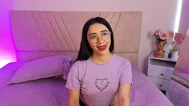 GabbieHill online show from October 28, 2025, 8:11 pm