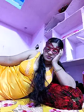 SAIRA-hot online show from November 19, 2025, 5:46 pm