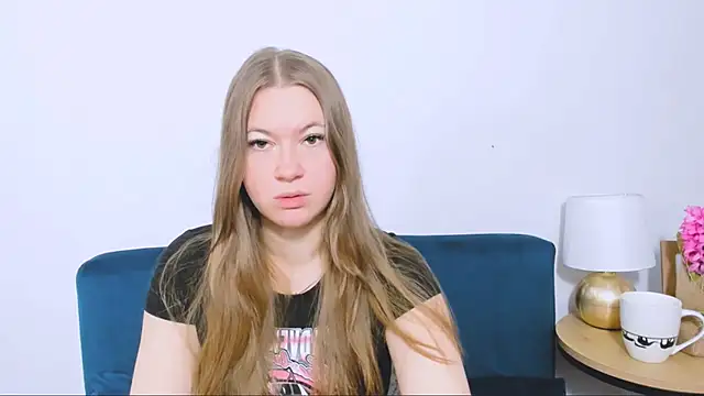 LeaNaughty online show from December 1, 2025, 7:35 am