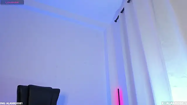 Snapshot of AlanRose01 chatting on November 10, 2025, 1:32 pm AlanRose01 online show from November 10, 2025, 1:32 pm