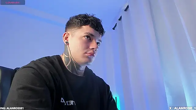 Snapshot of AlanRose01 chatting on November 26, 2025, 2:29 pm AlanRose01 online show from November 26, 2025, 2:29 pm