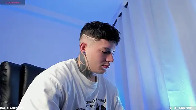 Snapshot of AlanRose01 chatting on November 27, 2025, 1:57 pm AlanRose01 online show from November 27, 2025, 1:57 pm