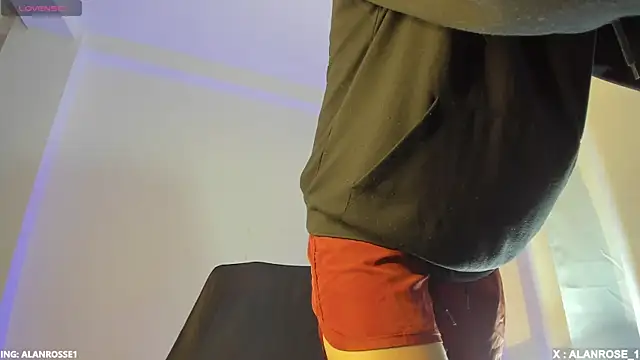 Snapshot of AlanRose01 chatting on December 17, 2025, 1:28 pm AlanRose01 online show from December 17, 2025, 1:28 pm