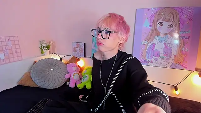 Strawberry Kitty  online show from October 27, 2025, 3:32 am