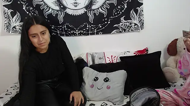 emily n abby online show from October 27, 2025, 12:20 pm