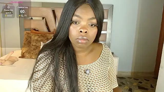 Maiacharris  online show from October 27, 2025, 7:40 pm