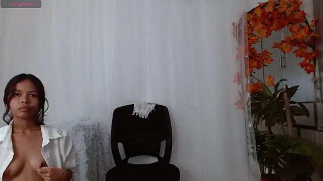 sharon ivanna12 online show from November 12, 2025, 7:24 pm