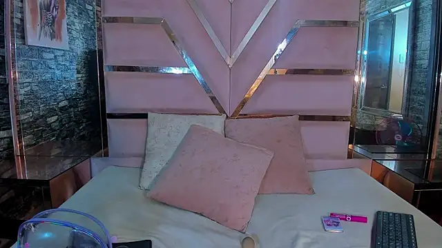 talialadyx online show from November 5, 2025, 7:03 pm