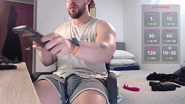 Snapshot of SugaredDigit chatting on July 21, 2026, 11:23 am SugaredDigit online show from July 21, 2026, 11:23 am
