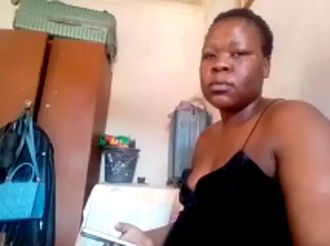 Snapshot of Roronae chatting on February 14, 2026, 7:49 am Roronae online show from February 14, 2026, 7:49 am