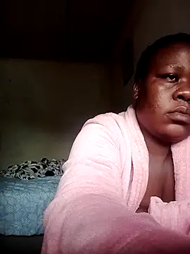 Snapshot of Roronae chatting on March 3, 2026, 11:49 am Roronae online show from March 3, 2026, 11:49 am