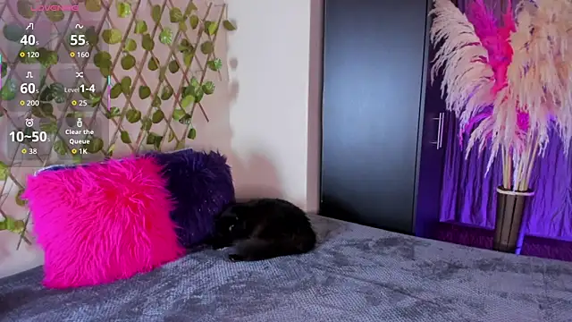 maddysonn 222 online show from November 21, 2025, 9:13 pm