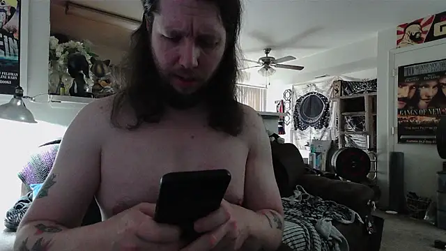 biggerisbetter12 online show from April 10, 2026, 3:06 pm