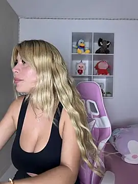 Snapshot of _Alicee_1 chatting on July 16, 2026, 1:22 am Alicee 1 online show from July 16, 2026, 1:22 am