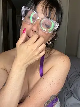 Snapshot of miavelatti85 chatting on November 28, 2025, 12:13 am miavelatti85 online show from November 28, 2025, 12:13 am