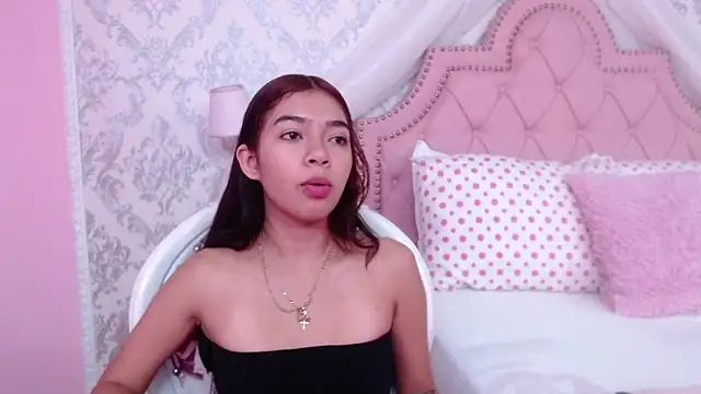 GabrielaSuarez online show from October 22, 2025, 12:49 pm