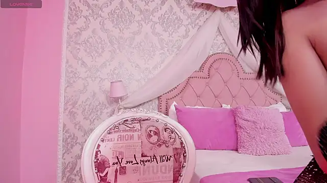 GabrielaSuarez online show from November 12, 2025, 12:49 pm