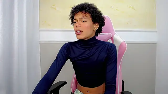 chloe king online show from October 17, 2025, 3:42 am