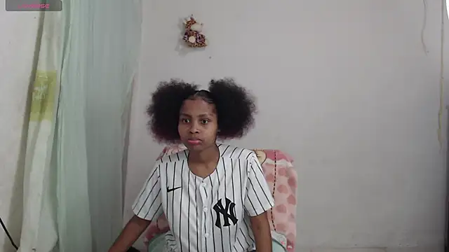 Snapshot of kataleya2021 chatting on October 19, 2025, 12:33 am kataleya2021 online show from October 19, 2025, 12:33 am