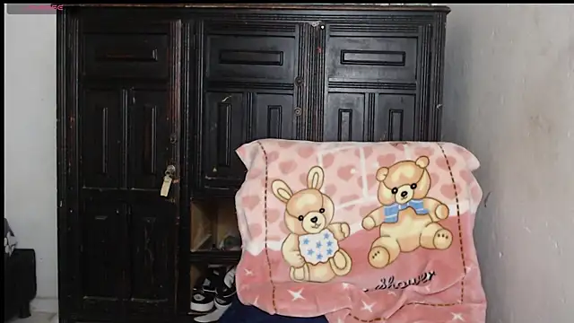 Snapshot of kataleya2021 chatting on November 1, 2025, 1:29 am kataleya2021 online show from November 1, 2025, 1:29 am