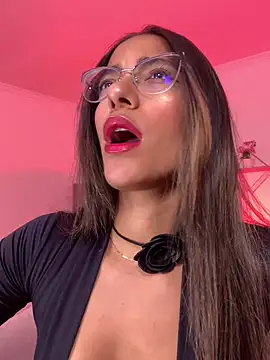 Snapshot of elegant__rouse chatting on May 8, 2026, 10:48 pm elegant rouse online show from May 8, 2026, 10:48 pm