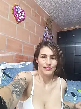 Snapshot of AmeliHoney chatting on November 29, 2025, 9:40 pm AmeliHoney online show from November 29, 2025, 9:40 pm