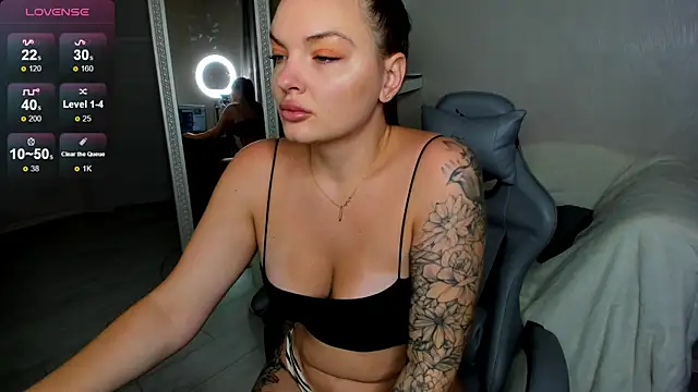 LeyaKale online show from October 25, 2025, 1:35 am