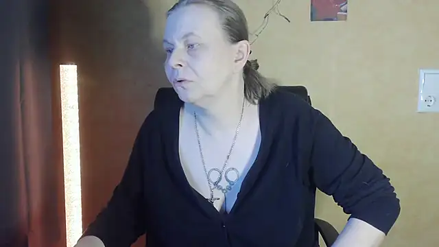 Diamond Bite online show from November 9, 2025, 7:17 am