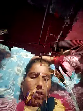 OliveGreen22 online show from November 6, 2025, 1:06 am