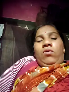 OliveGreen22 online show from November 6, 2025, 11:59 pm