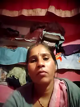 OliveGreen22 online show from November 18, 2025, 12:42 pm