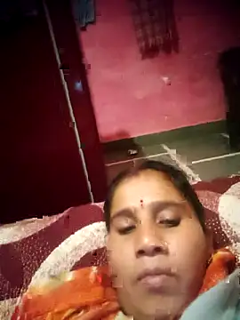 OliveGreen22 online show from November 22, 2025, 1:59 am