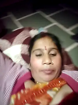 OliveGreen22 online show from November 25, 2025, 4:07 pm