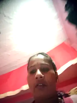 OliveGreen22 online show from November 27, 2025, 1:40 am