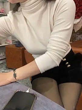 Snapshot of Phale2x chatting on November 21, 2025, 7:18 am Phale2x online show from November 21, 2025, 7:18 am