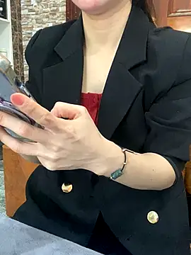 Snapshot of Phale2x chatting on November 30, 2025, 7:56 am Phale2x online show from November 30, 2025, 7:56 am