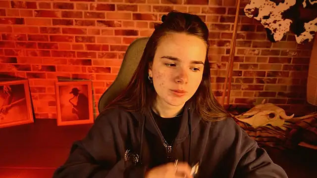 May Bloom online show from February 25, 2026, 6:12 am