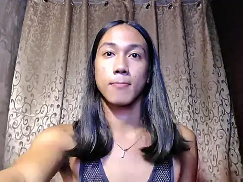 taylaxuxu online show from November 10, 2025, 9:25 pm