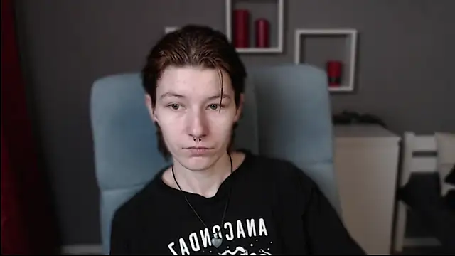 guitarandangell online show from December 14, 2025, 3:17 pm