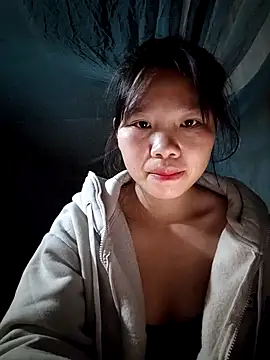 Snapshot of linh-miu99 chatting on December 14, 2025, 5:51 pm linh-miu99 online show from December 14, 2025, 5:51 pm