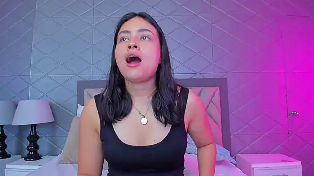 ViolettRouse online show from January 7, 2026, 3:36 pm