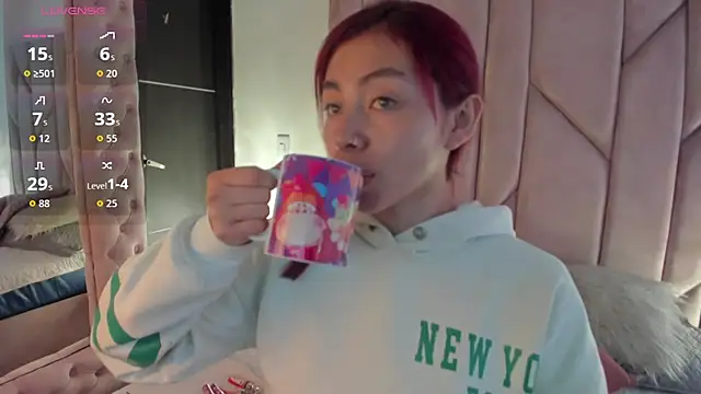 Snapshot of melanie_roux__ chatting on October 31, 2025, 12:06 pm melanie roux online show from October 31, 2025, 12:06 pm